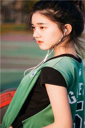 暴富后，我在古代养出女帝老书虫推荐