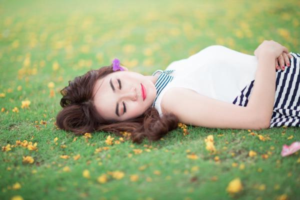 陈浅浅范金凤睁眼就在卖侄女？极品小姑旺全家小说免费试读