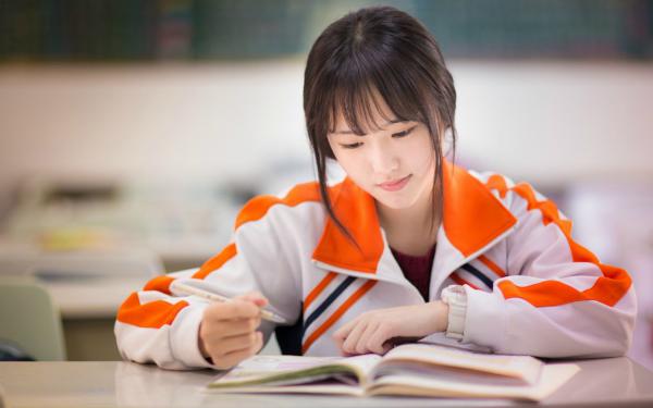 《顾立郑秀》小说全文免费阅读 从私塾先生摇身一变，成了女帝夫君小说阅读