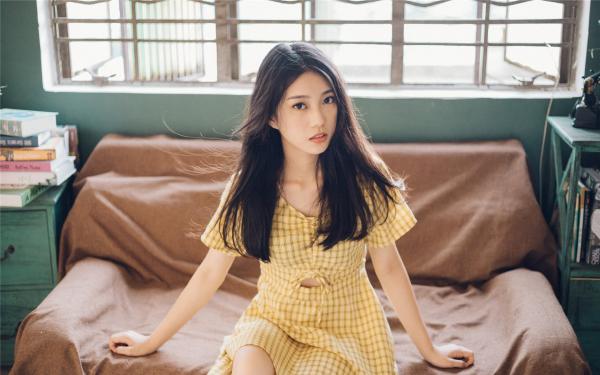 主角是关楚楚梁芹的小说 《高考前，手撕重生归来的假千金》 全文精彩试读