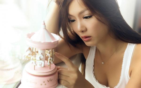 《明棠刘婧》端庄王妃重生后变小作精了章节免费试读